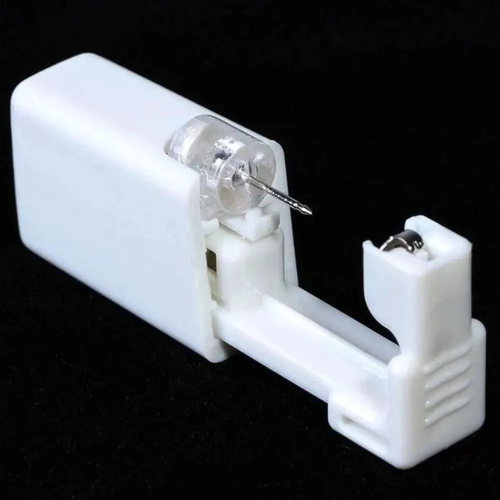 Одноразовый пистолет для прокола ушей. Серьга-гвоздик цвет серебро с белым кристаллом