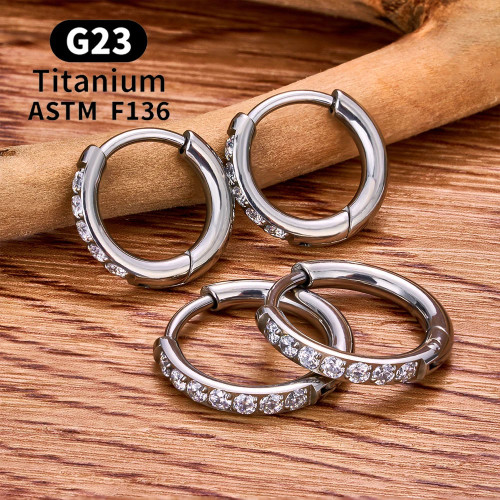 Серьга-кликер 2 мм. Титан, кристаллы. SK1676