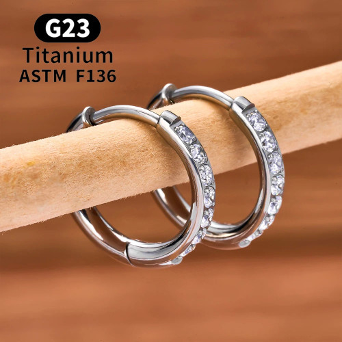 Серьга-кликер 2 мм. Титан, кристаллы. SK1676