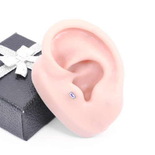 Интернал-лабрета 1,2 мм. Прямоугольный кристалл Crystal, золотое анодирование. Титан. ILBT5689